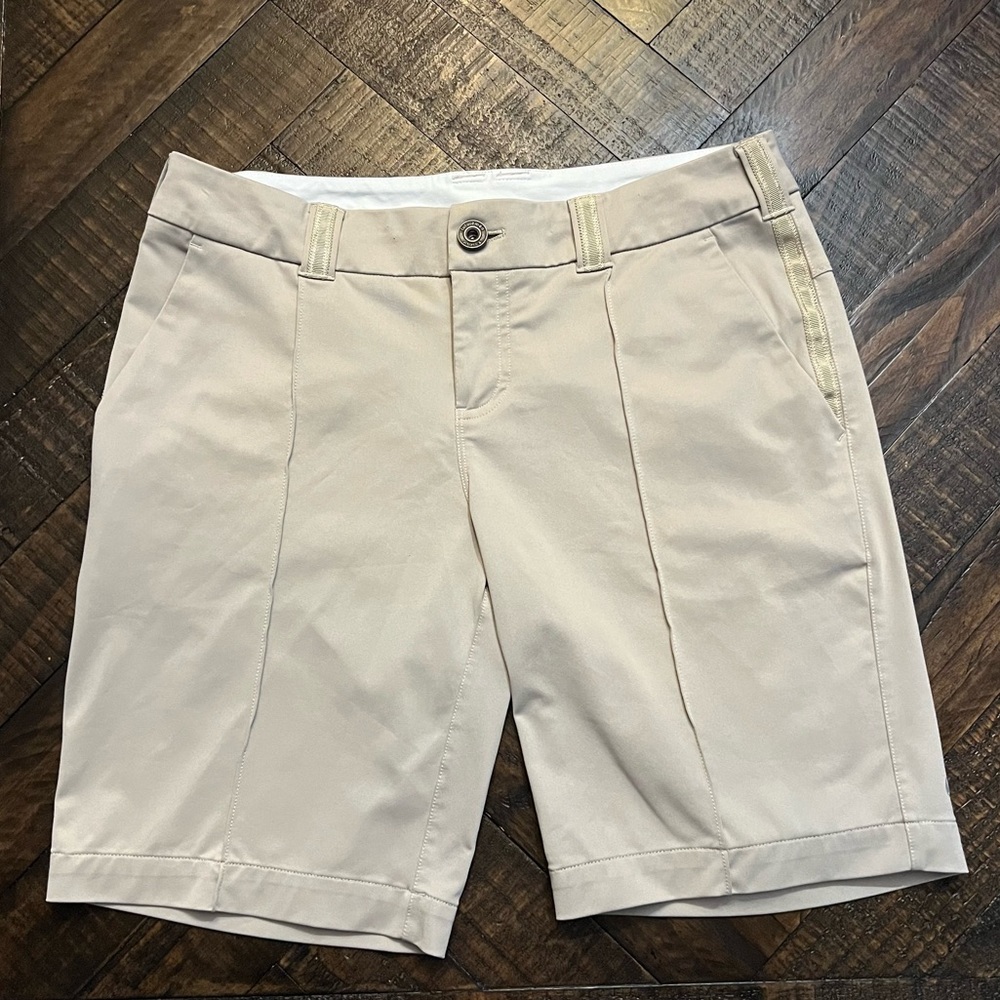 Lululemon Club Shorts Womens Size 6 Golf Tennis Mojave Tan Khaki